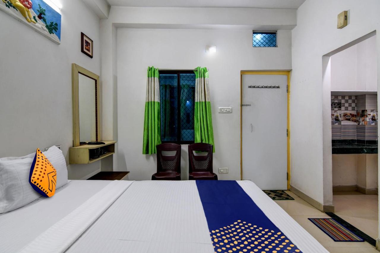 Spot On Ray Palace Hotell Puri Exteriör bild