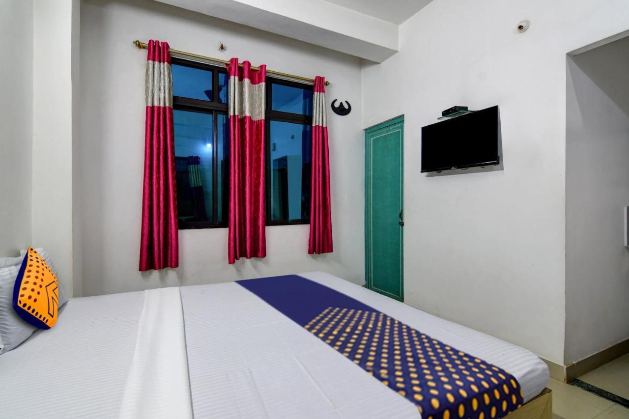 Spot On Ray Palace Hotell Puri Exteriör bild