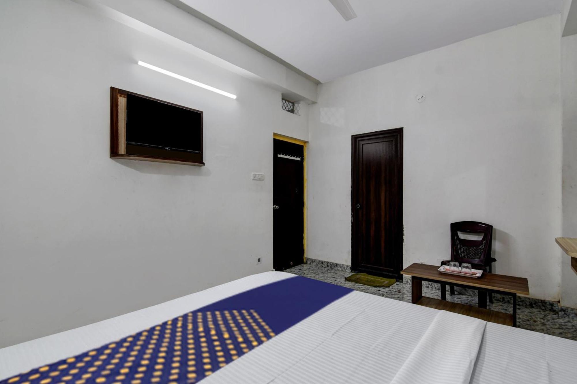 Spot On Ray Palace Hotell Puri Exteriör bild